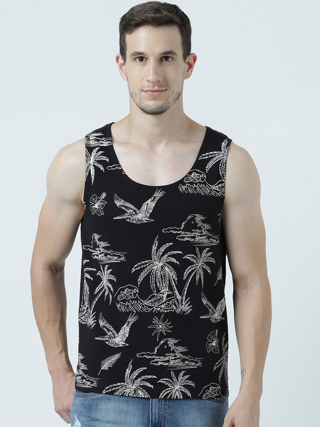 Huetrap Men Black Printed Scoop Neck T-shirt