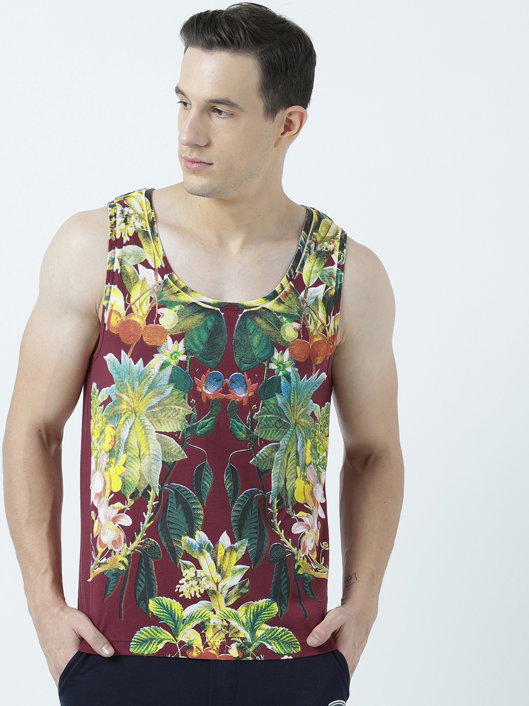 

Huetrap Men Maroon Printed Scoop Neck T-shirt