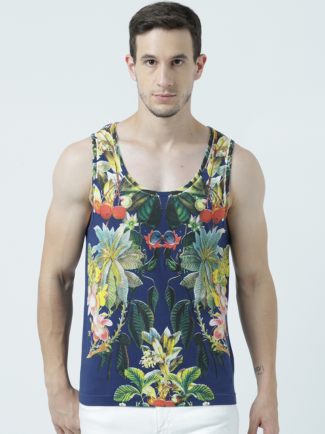 

Huetrap Men Navy Blue Printed Scoop Neck T-shirt