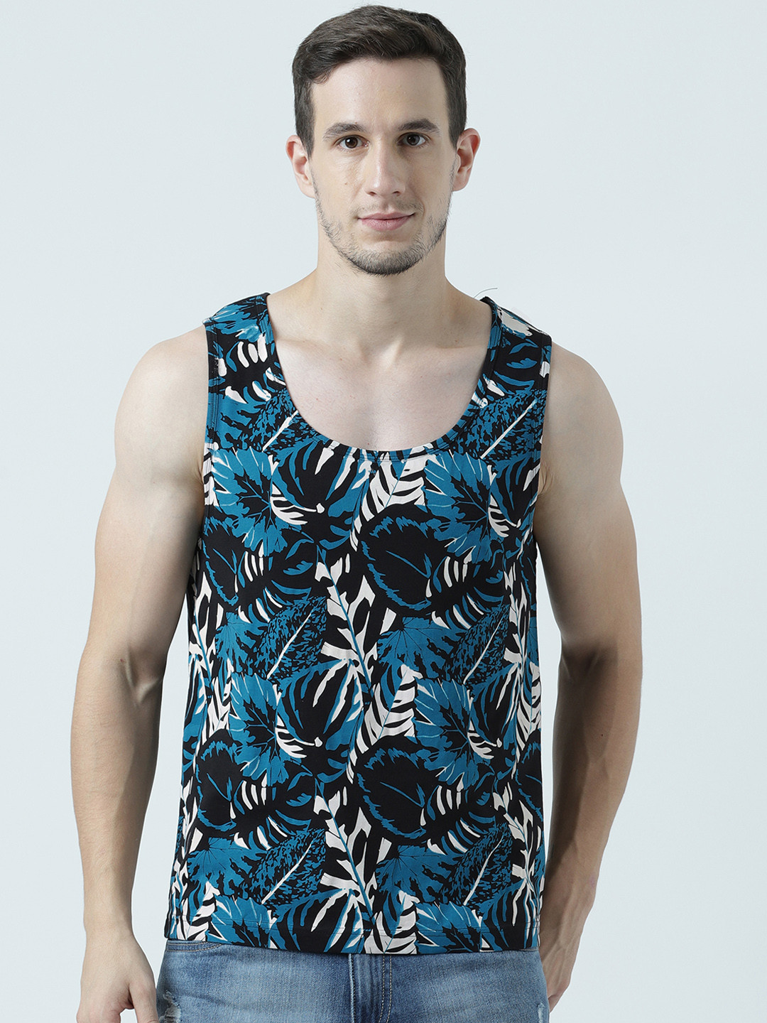 

Huetrap Men Black & Blue Printed Scoop Neck Sleeveless T-shirt