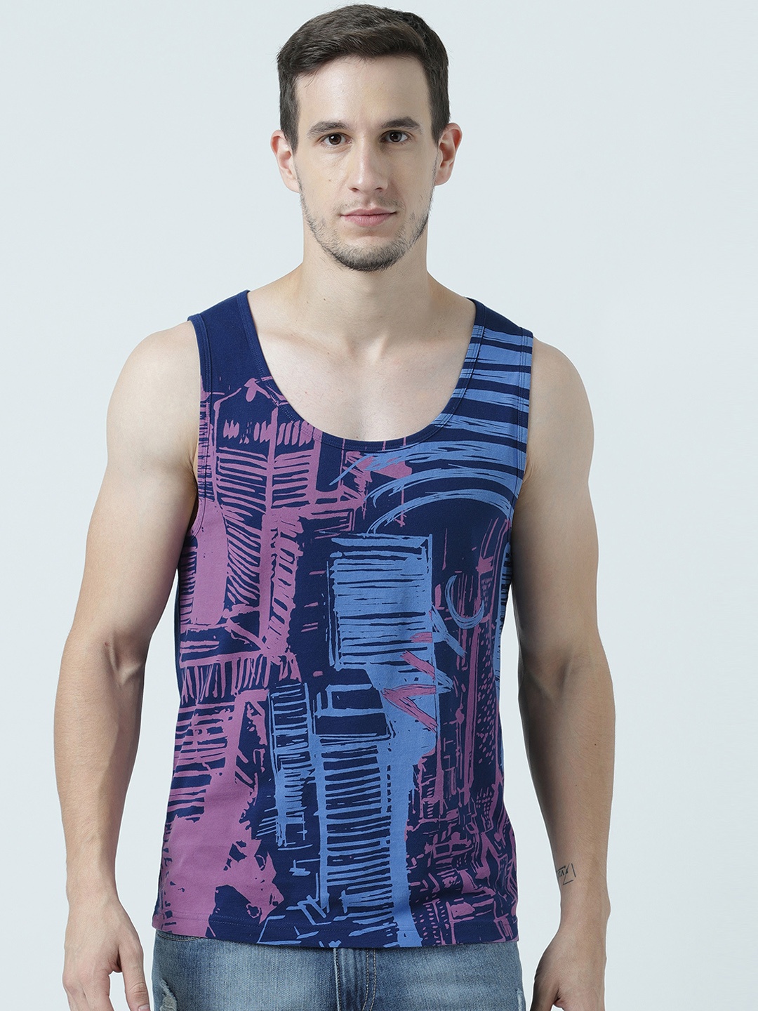 

Huetrap Men Navy Blue Printed Scoop Neck T-shirt