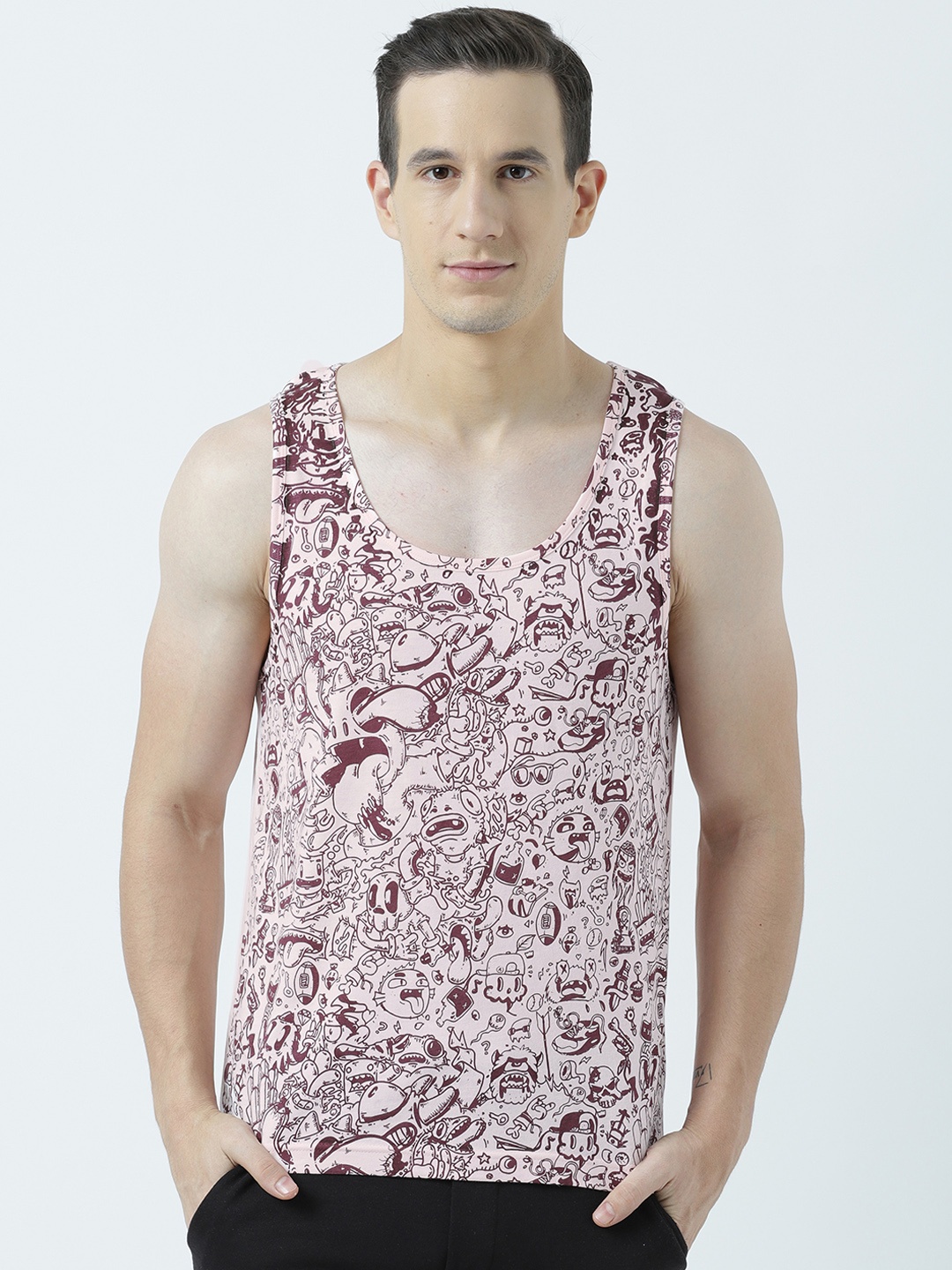 

Huetrap Men Pink Printed Scoop Neck T-shirt