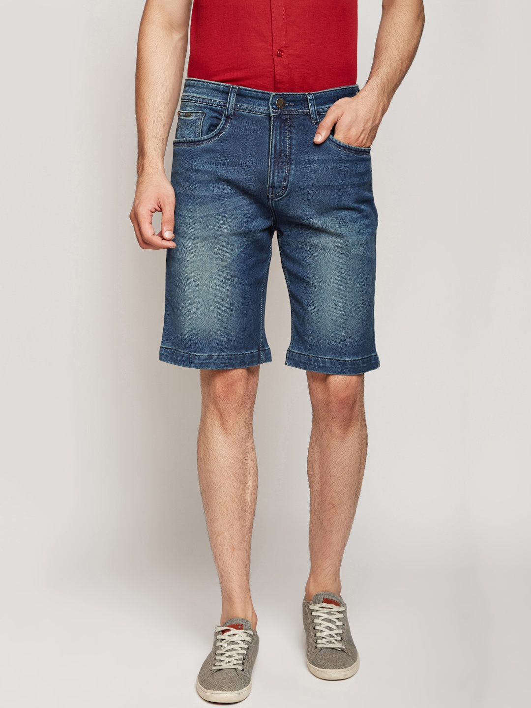 

Crimsoune Club Men Blue Washed Slim Fit Denim Shorts