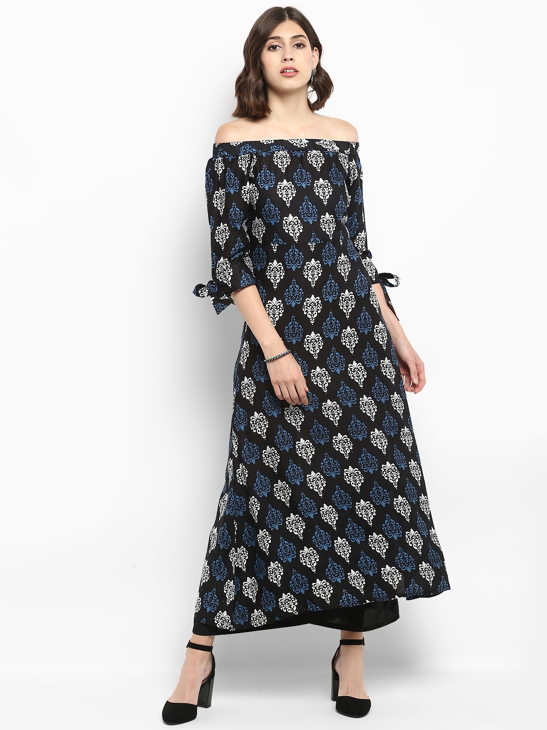 

MBE Women Black & Navy Blue Printed Kurta with Palazzos