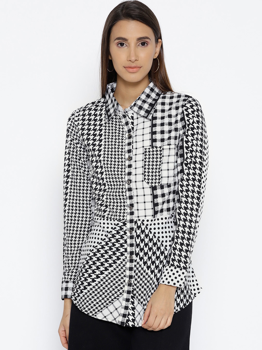 

Cottinfab Women Black & White Regular Fit Printed Casual Shirt