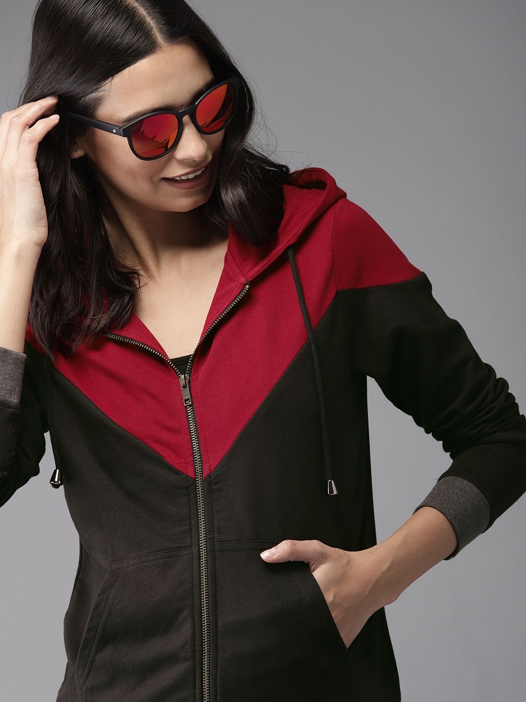 

HERE&NOW Women Black & Red Colourblocked Hooded Sweatshirt