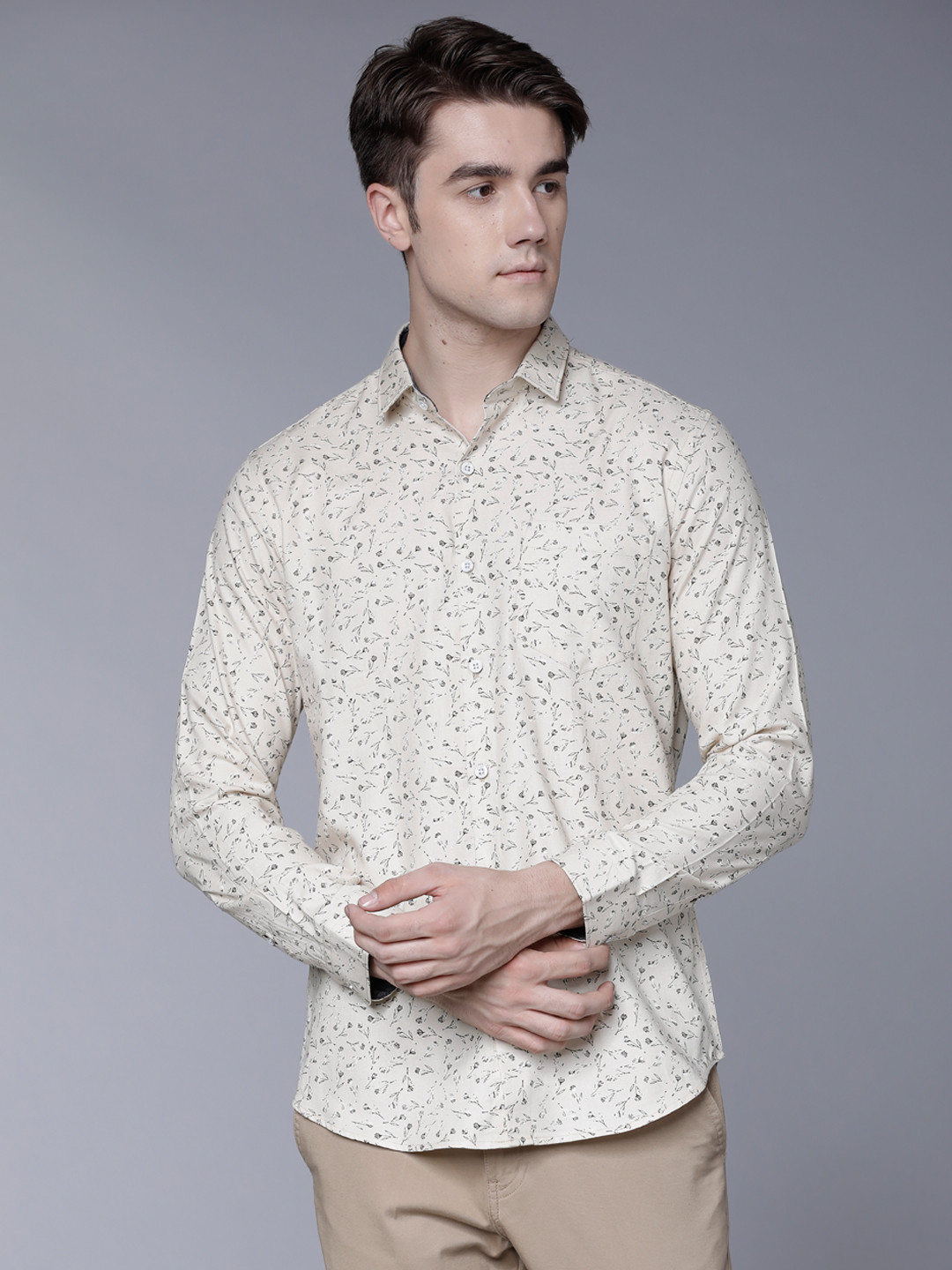

Black coffee Men Beige Slim Fit Printed Casual Shirt