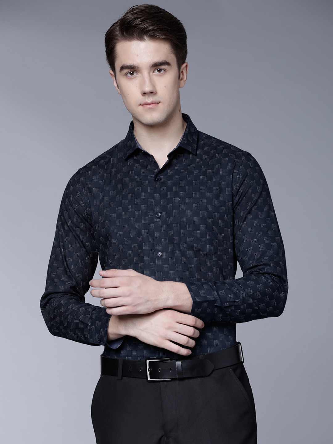 

Black coffee Men Navy Blue & Grey Slim Fit Printed Semiformal Shirt