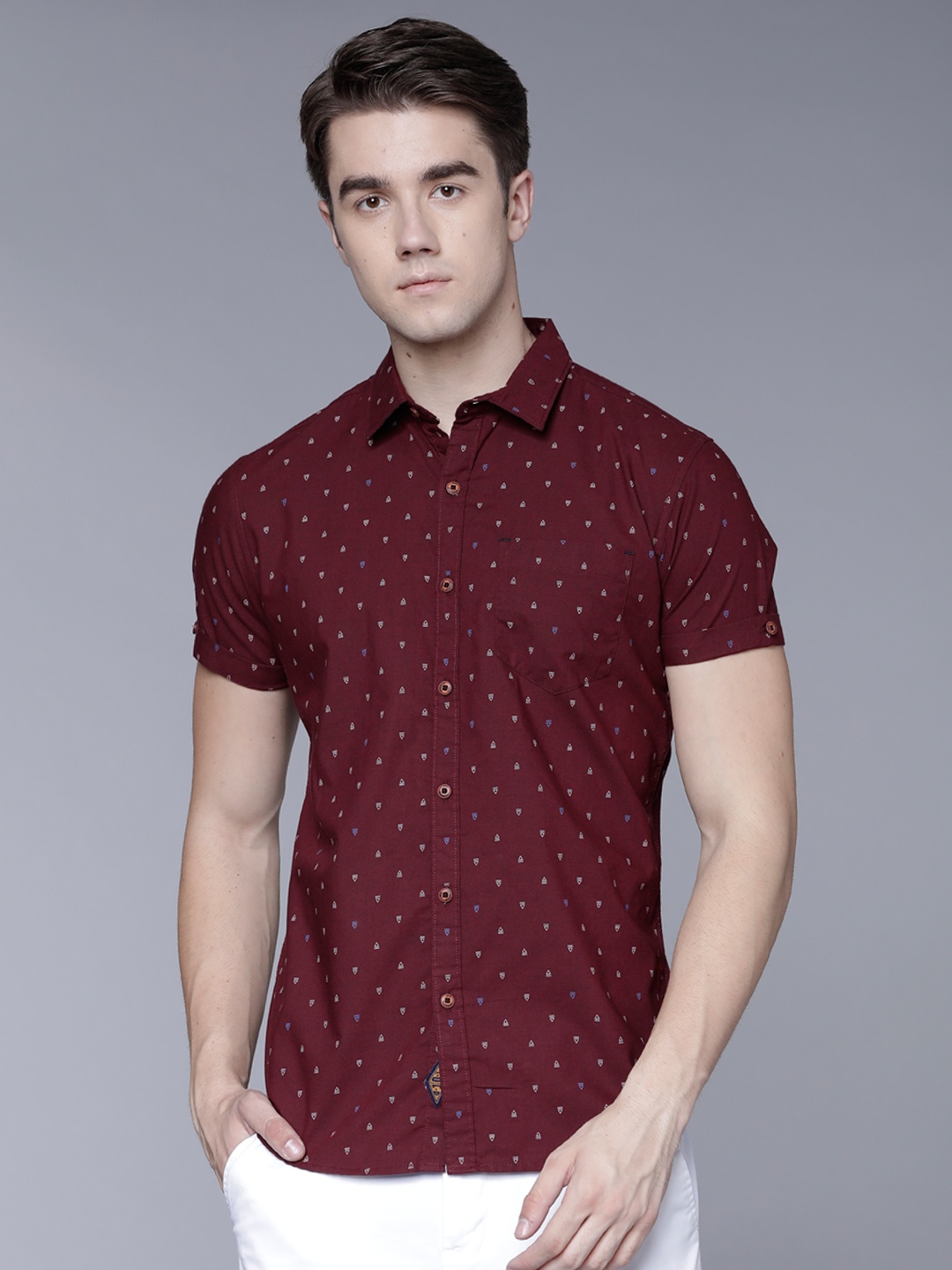 

LOCOMOTIVE Men Maroon Slim Fit Printed Casual Shirt