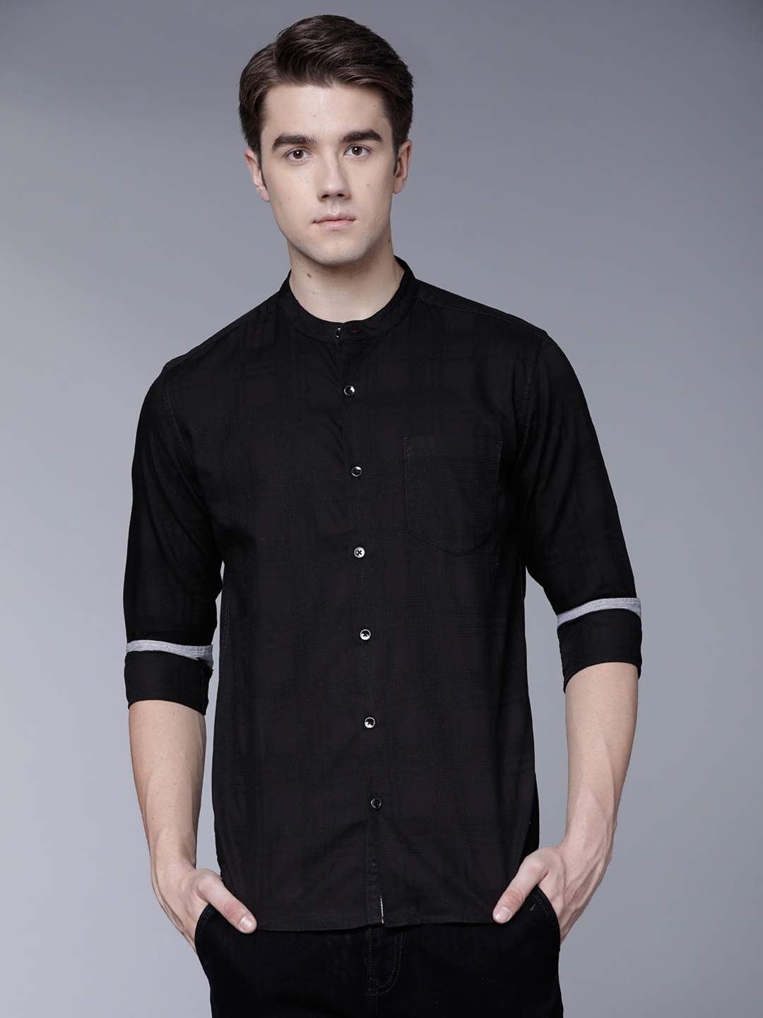 

LOCOMOTIVE Men Black Slim Fit Solid Casual Shirt