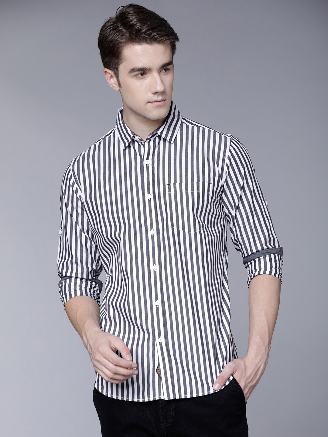 

LOCOMOTIVE Men Black & White Slim Fit Striped Casual Shirt