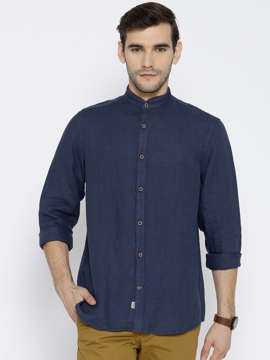 

J Hampstead Men Navy Blue Linen Slim Fit Solid Casual Shirt