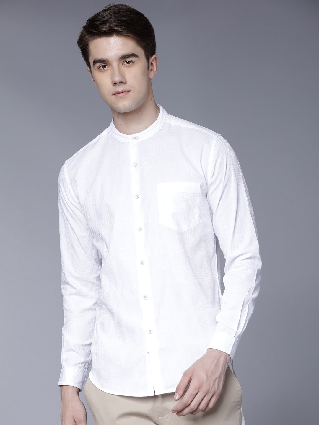 

LOCOMOTIVE Men White Slim Fit Solid Casual Shirt