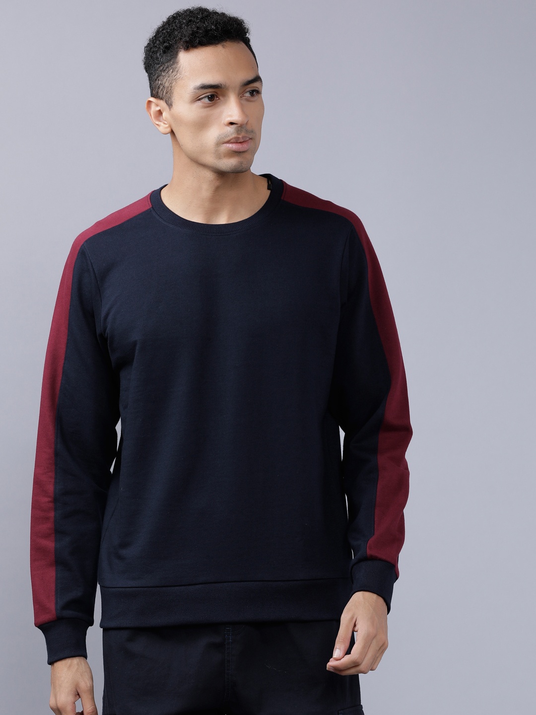 

HIGHLANDER Men Navy Blue Solid Sweatshirt