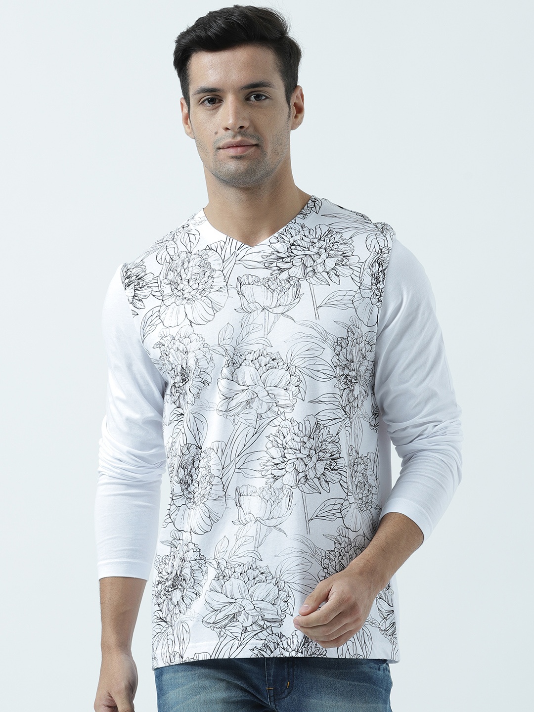 

Huetrap Men White Printed V-Neck T-shirt