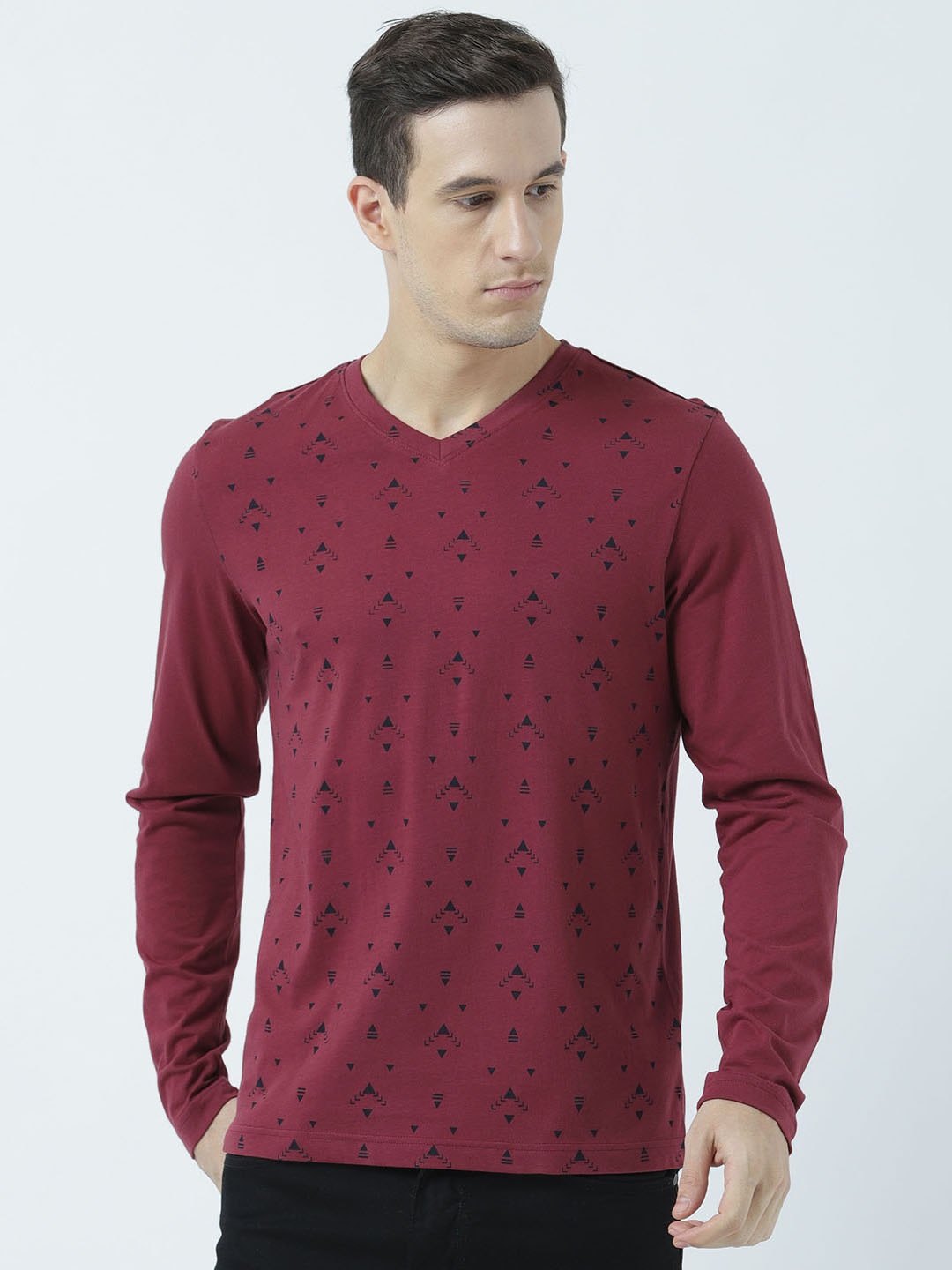 

Huetrap Men Maroon Printed V-Neck T-shirt