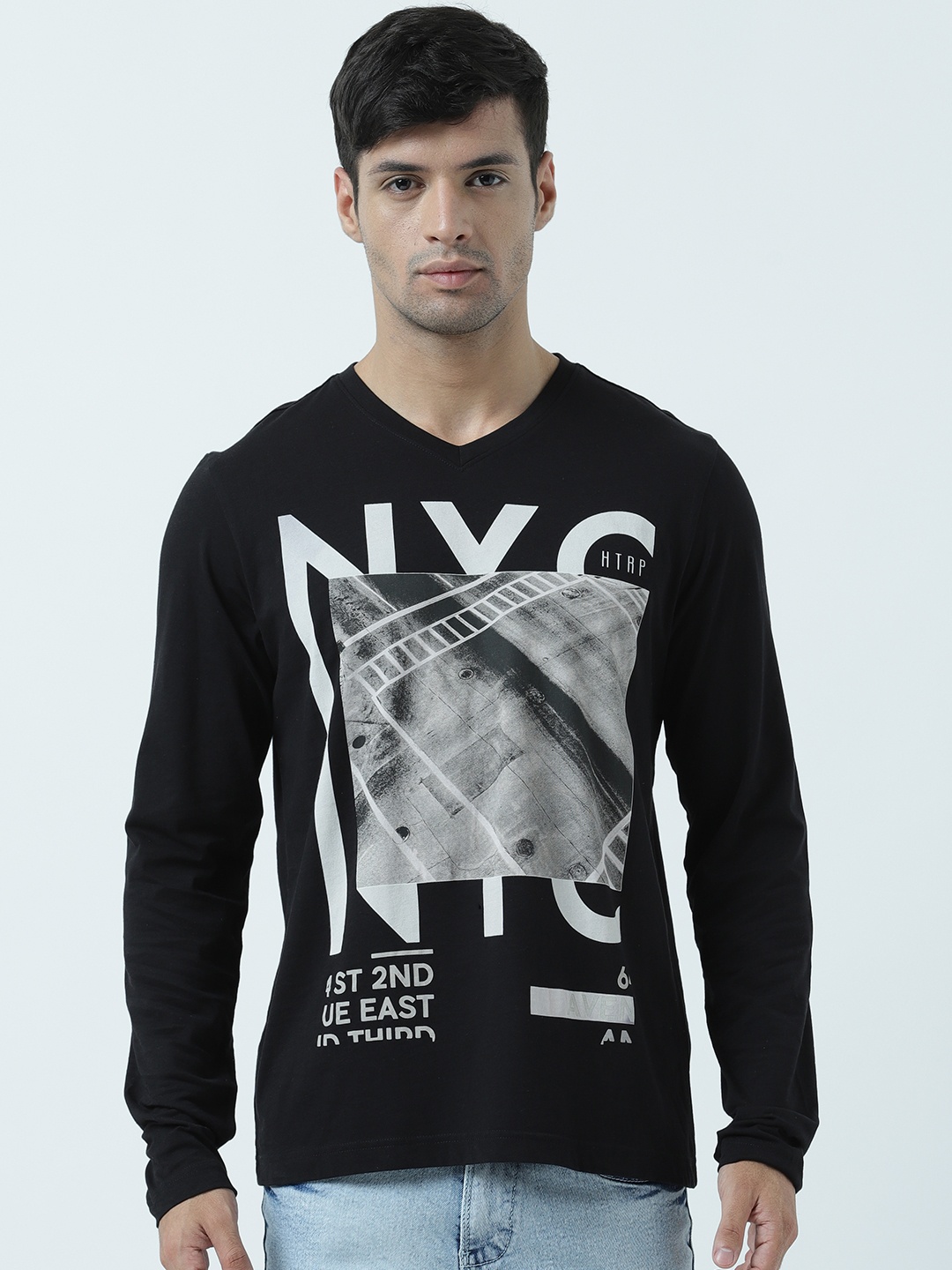 

Huetrap Men Black Printed V-Neck Pure Cotton T-shirt