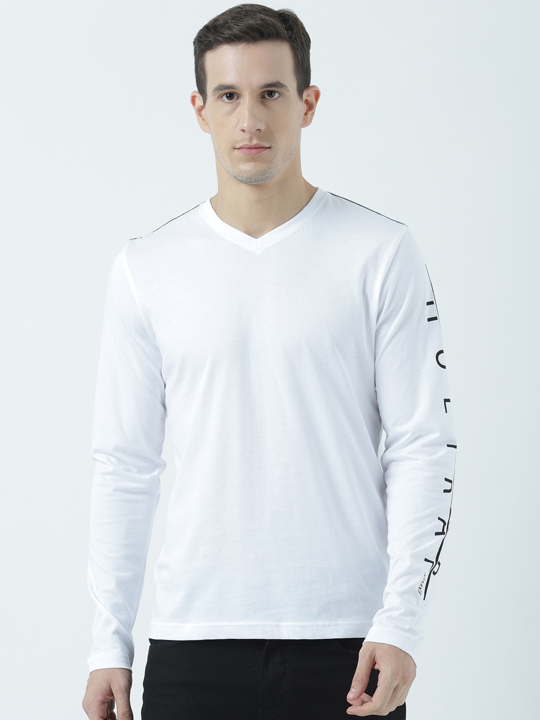 

Huetrap Men White Solid V-Neck T-shirt