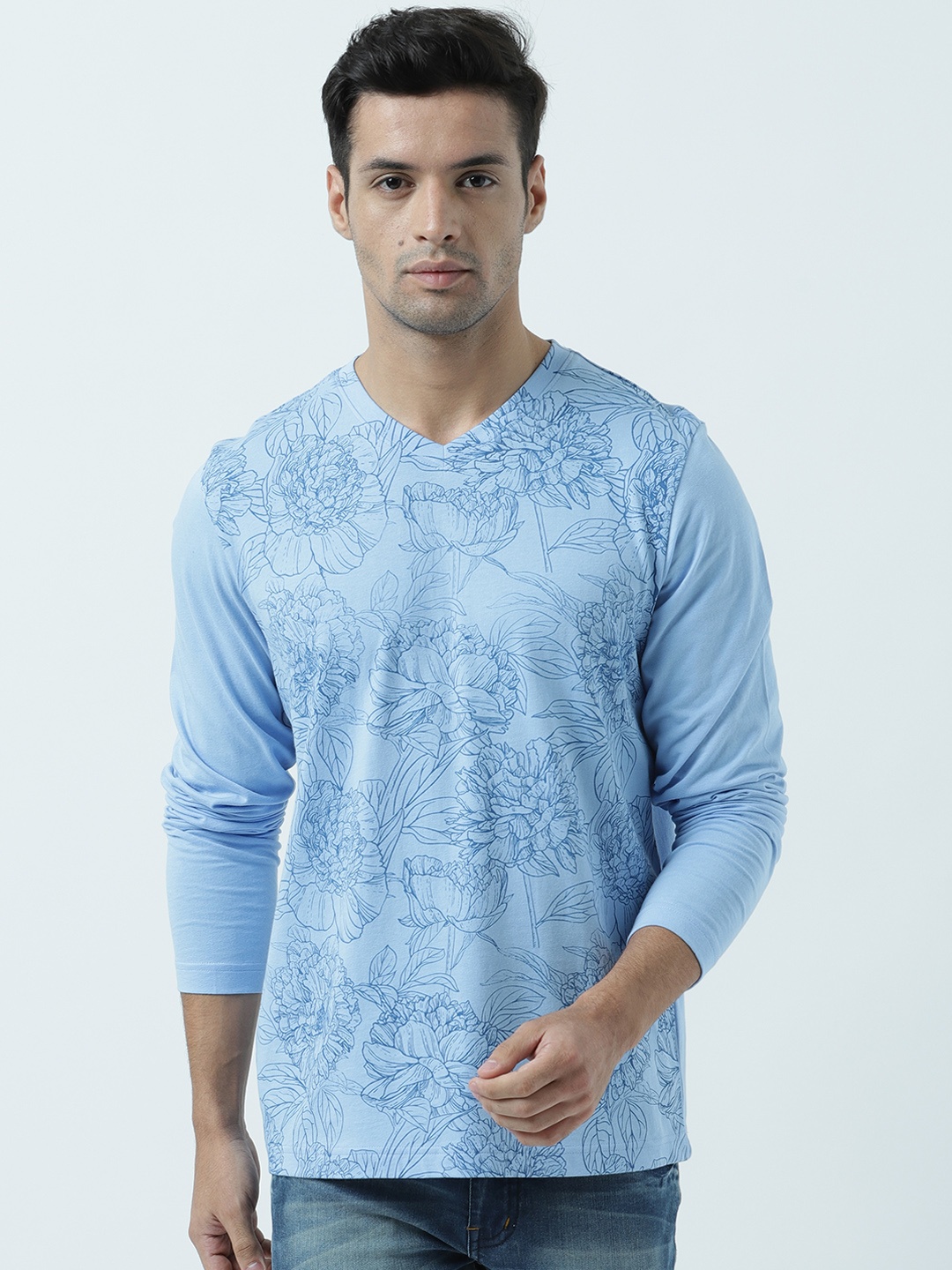 

Huetrap Men Blue Printed V-Neck T-shirt