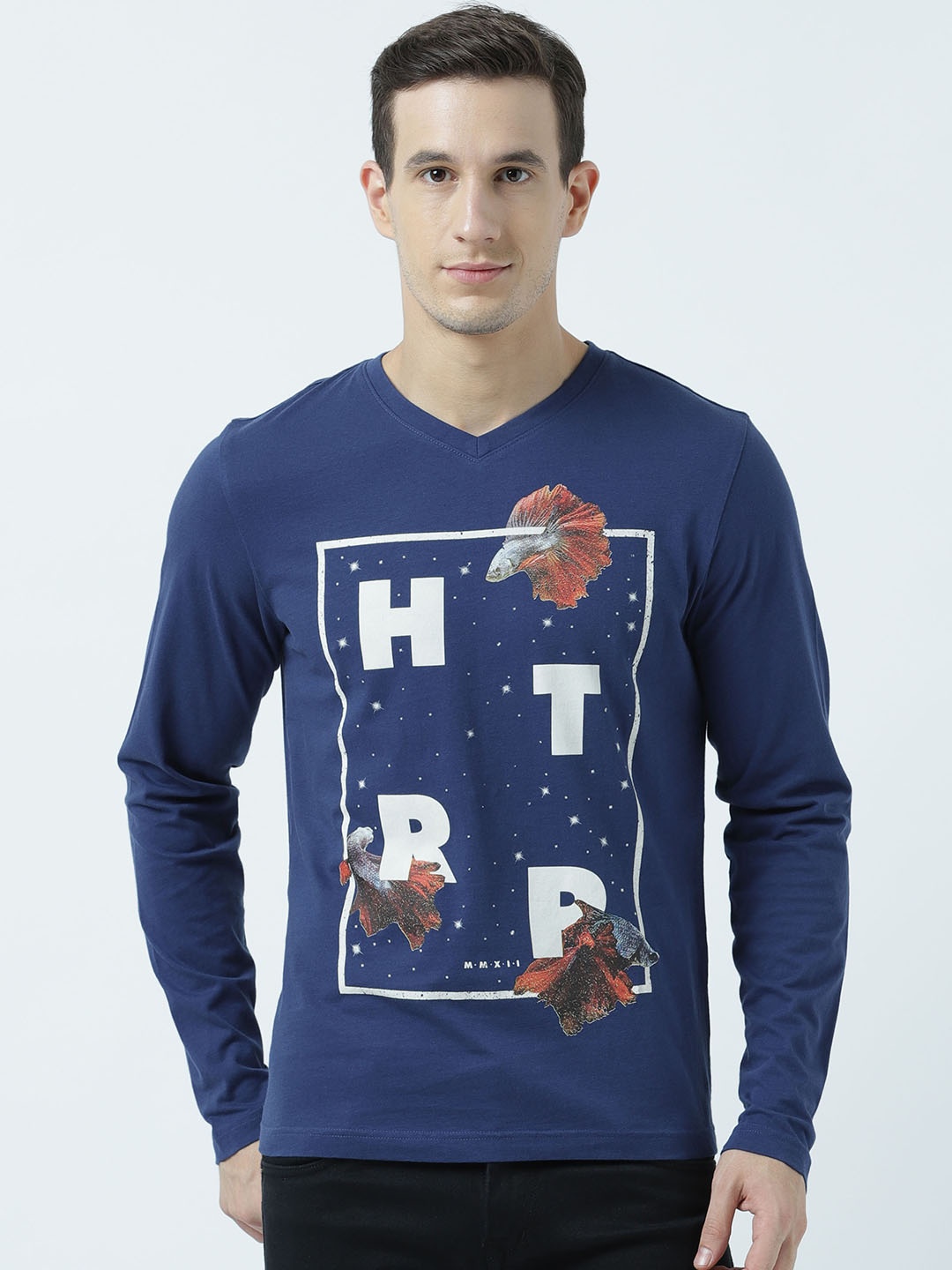 

Huetrap Men Navy Blue Printed V-Neck T-shirt