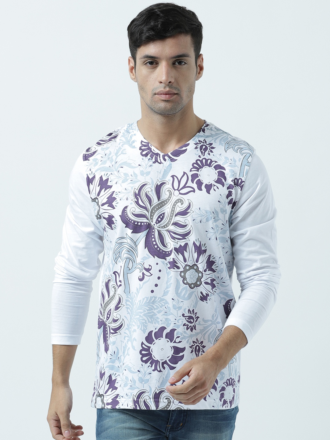 

Huetrap Men White Printed V-Neck T-shirt