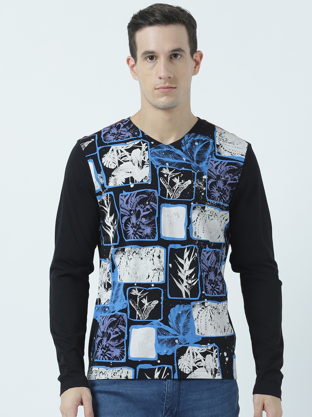 

Huetrap Men Black Printed V-Neck T-shirt