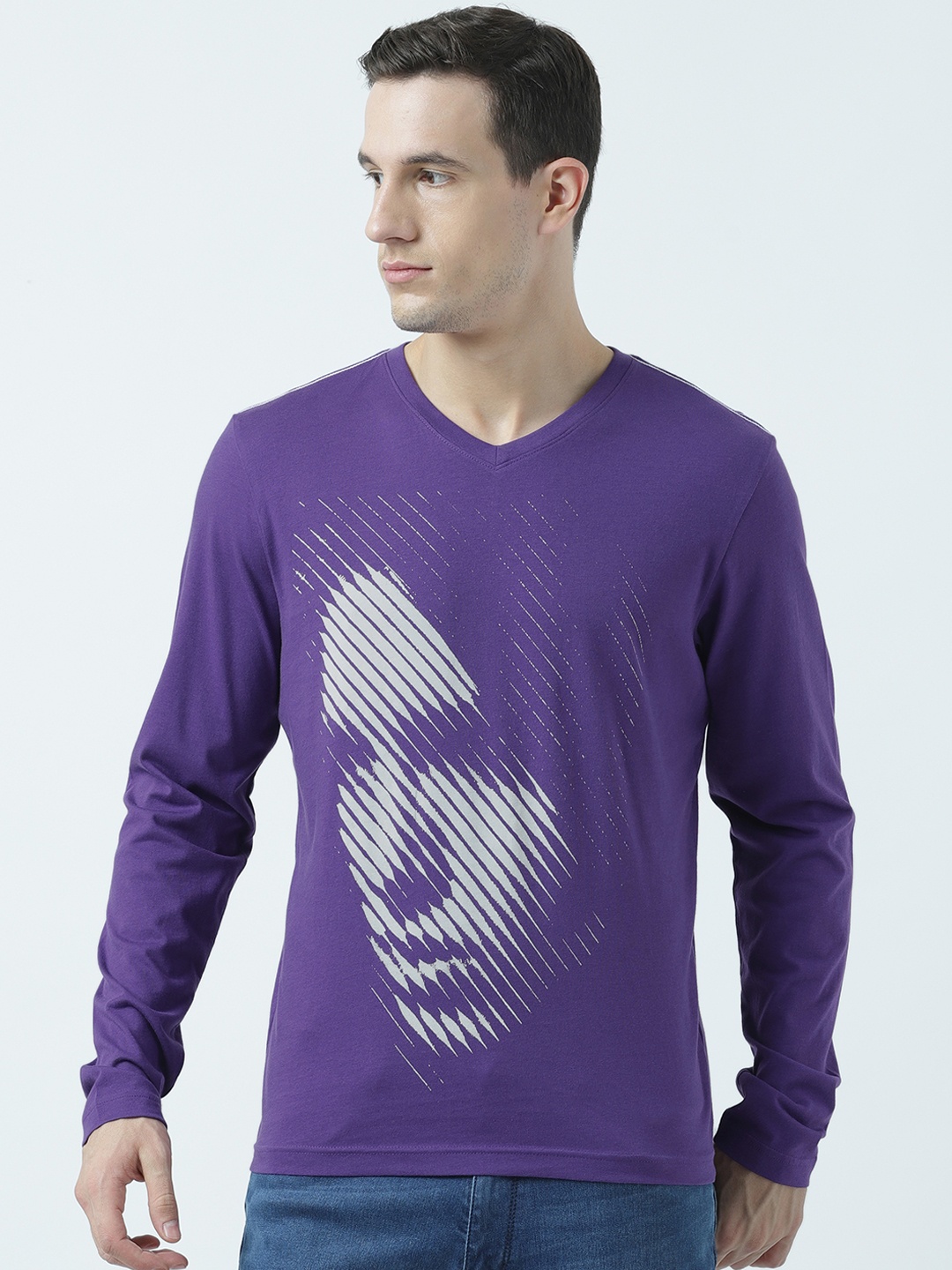 

Huetrap Men Purple Printed V-Neck T-shirt