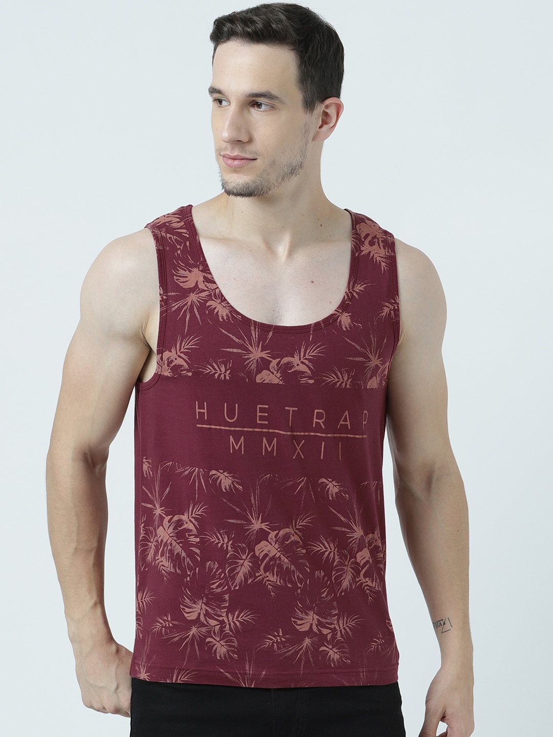 

Huetrap Men Maroon Printed Scoop Neck T-shirt