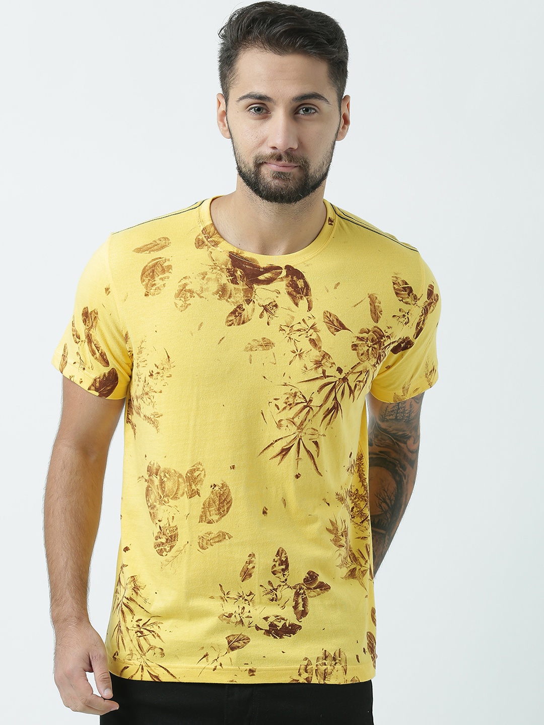 

Huetrap Men Yellow Printed Round Neck T-shirt