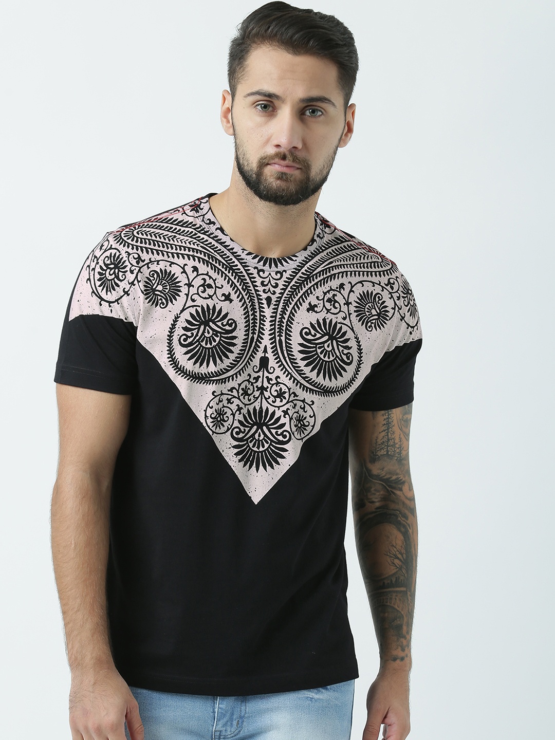 

Huetrap Men Black Printed Round Neck T-shirt