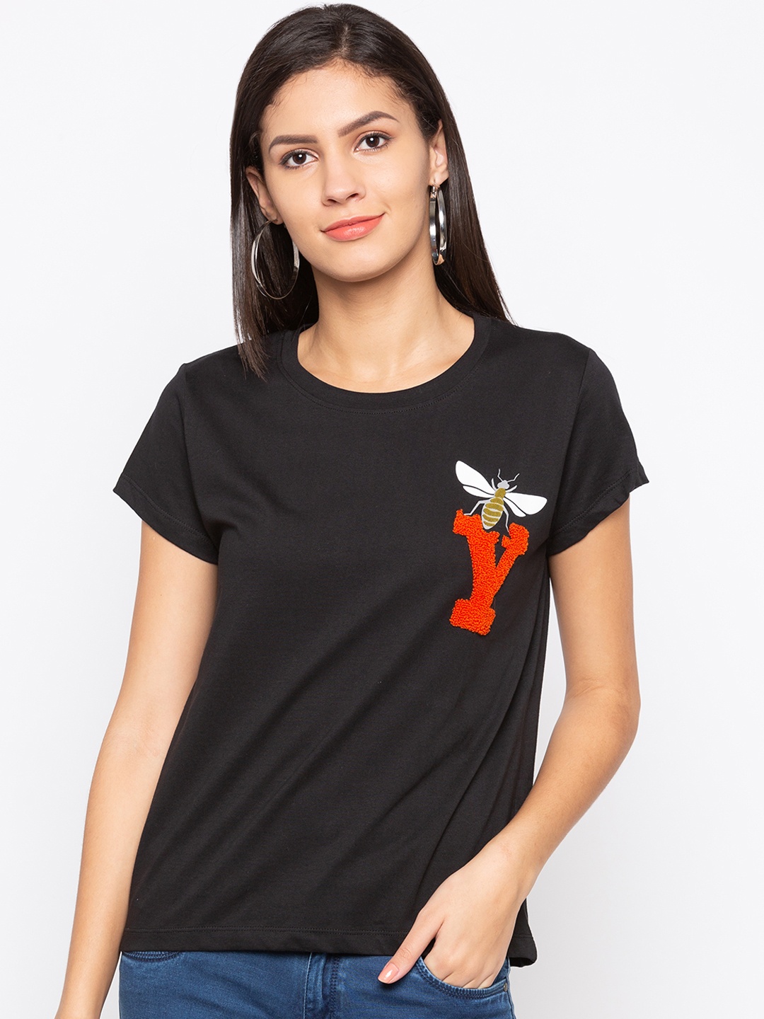 

Globus Women Black Solid Round Neck T-shirt