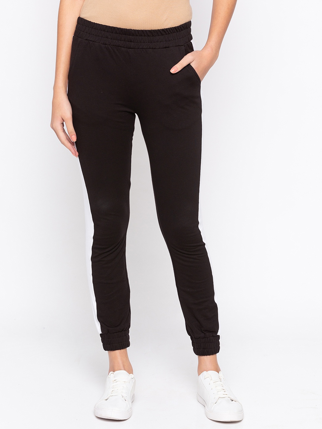 

Globus Women Black & White Skinny Fit Solid Joggers