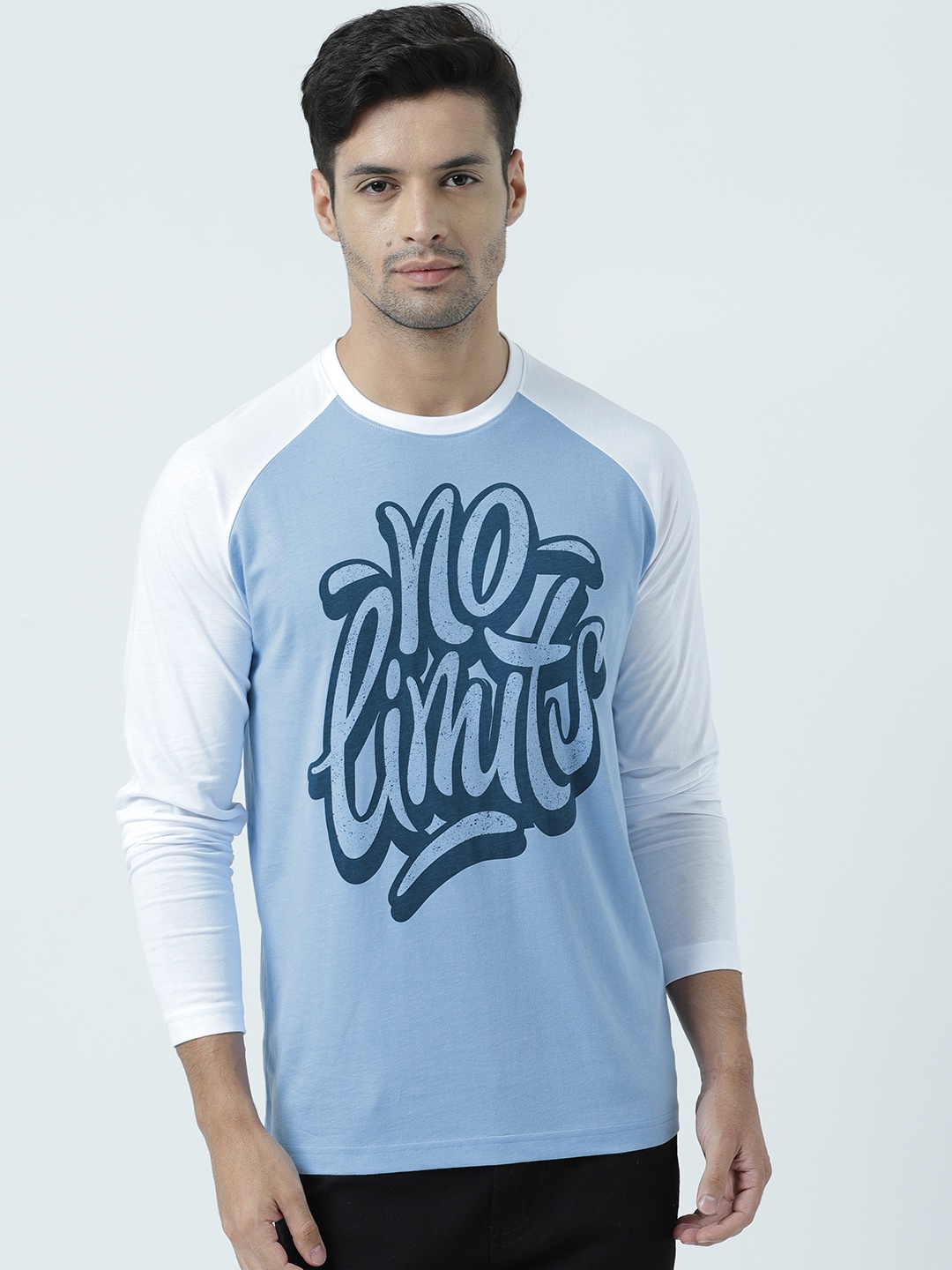 

Huetrap Men Blue Printed Round Neck T-shirt
