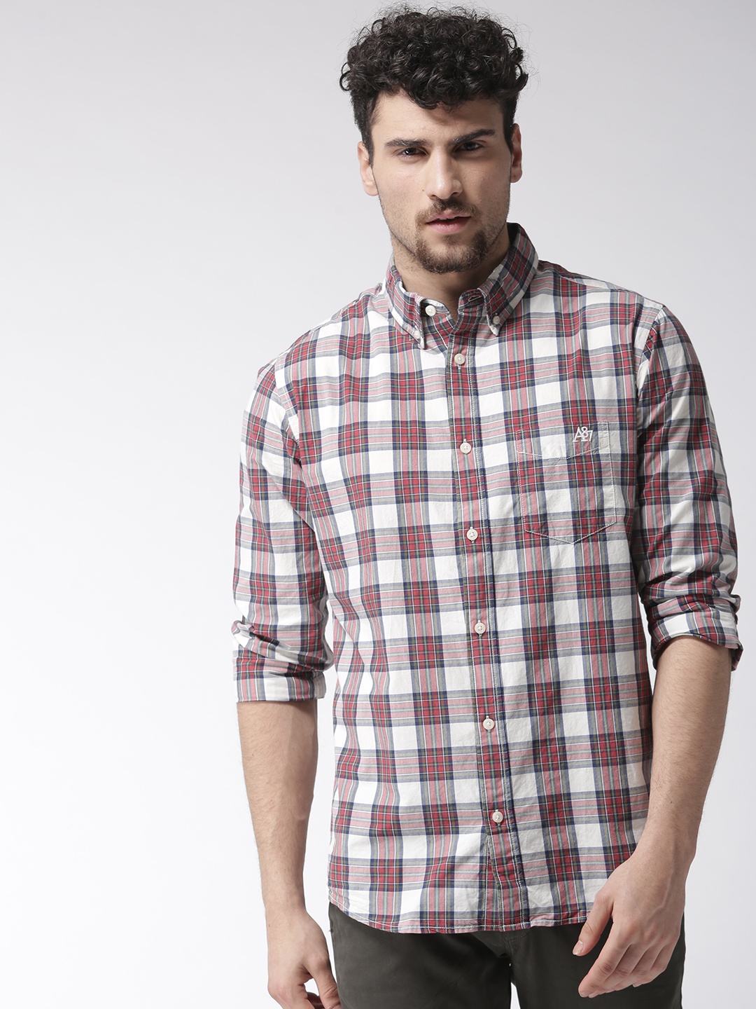

Aeropostale Men Off-White & Red Regular Fit Checked Casual Shirt