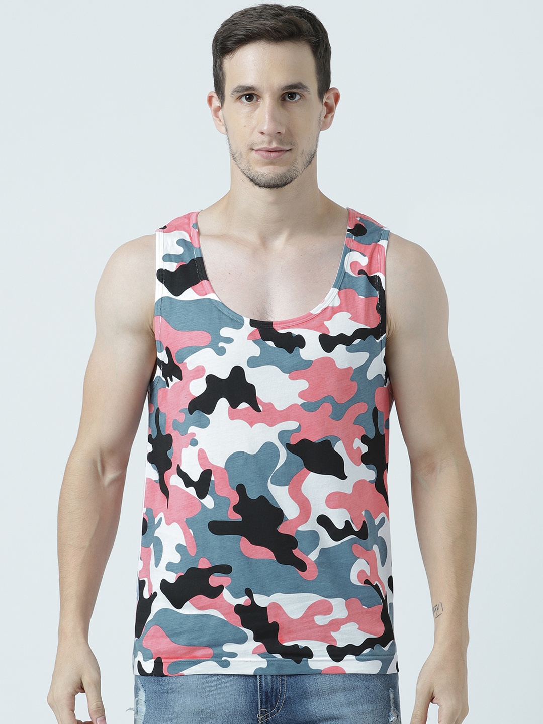 

Huetrap Men White Printed Scoop Neck T-shirt