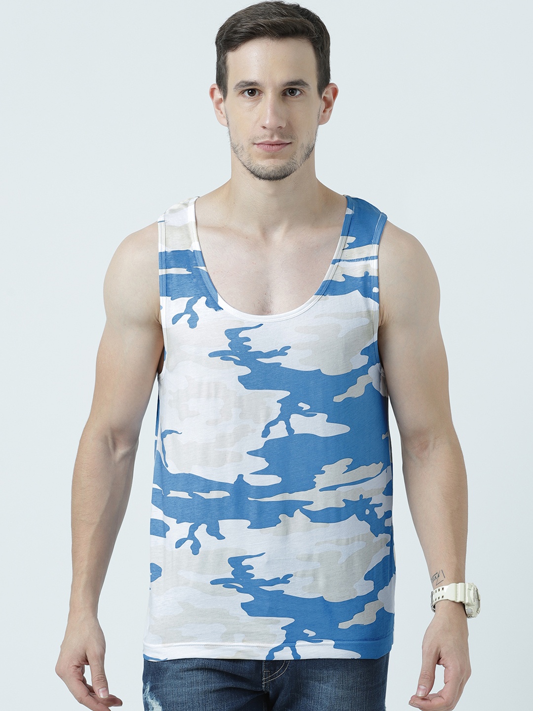 

Huetrap Men White Printed Scoop Neck T-shirt