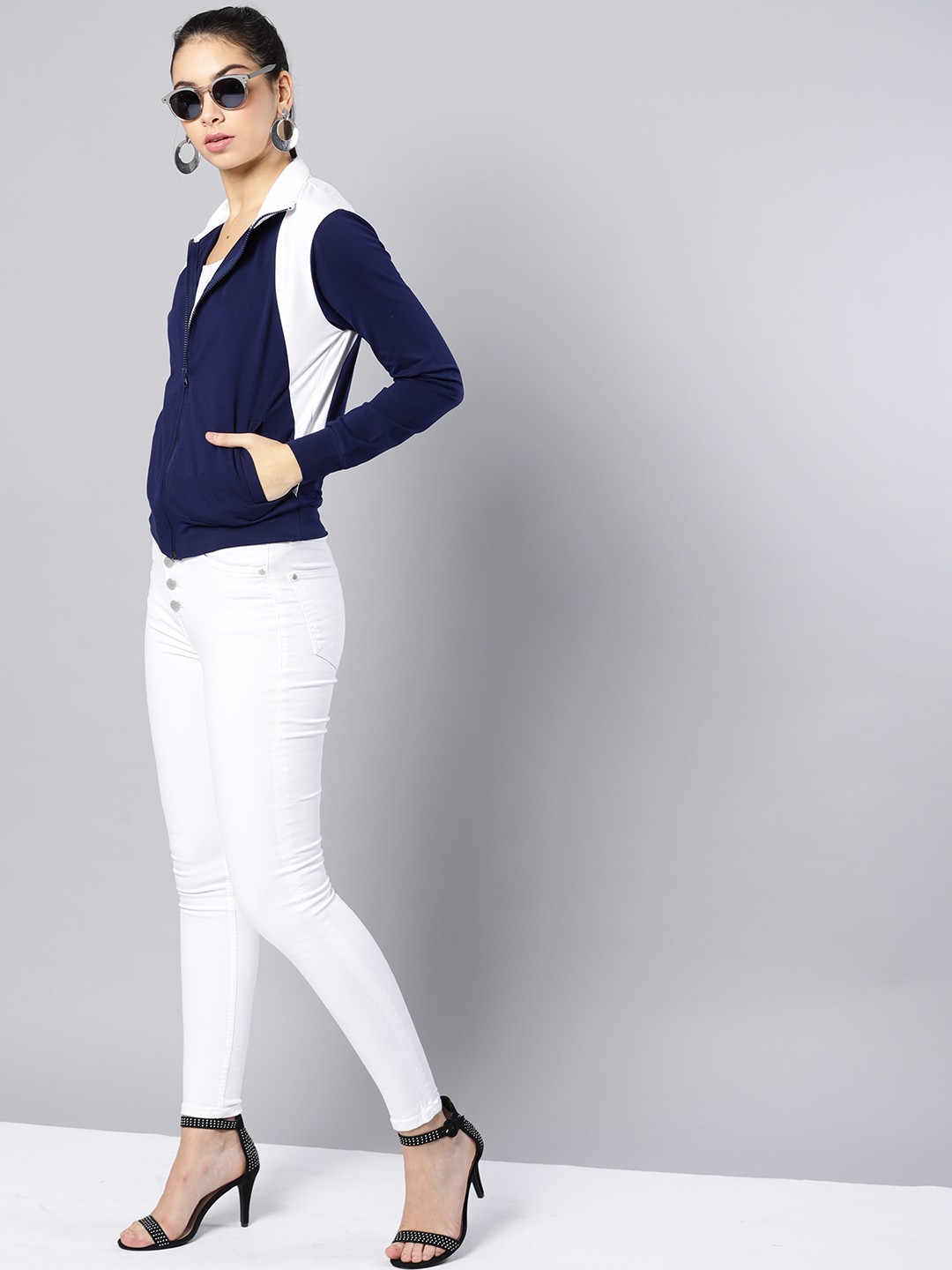

Harpa Women Navy Blue & White Colourblocked Sweatshirt