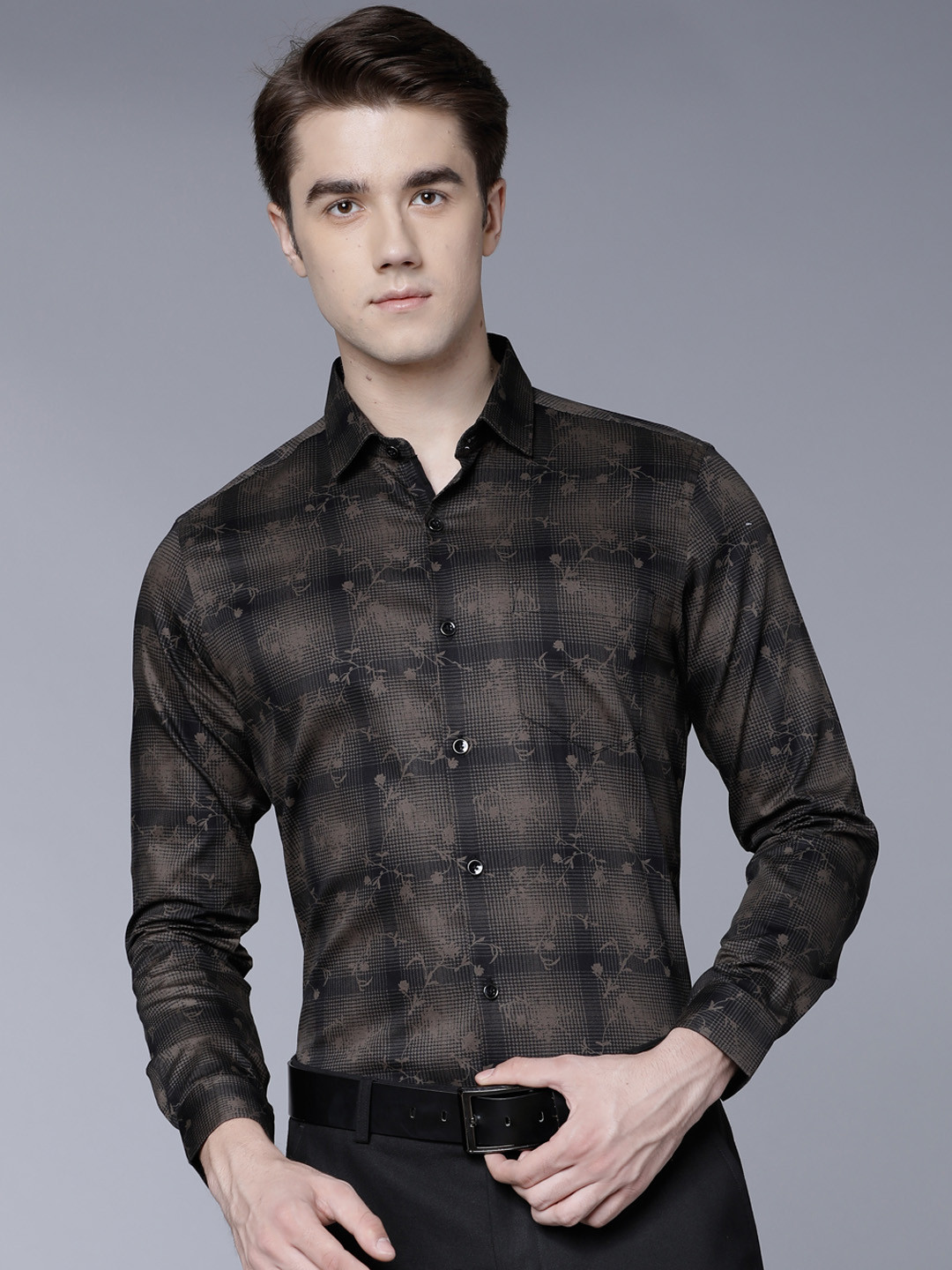 

Black coffee Men Black & Khaki Slim Fit Printed Formal Shirt