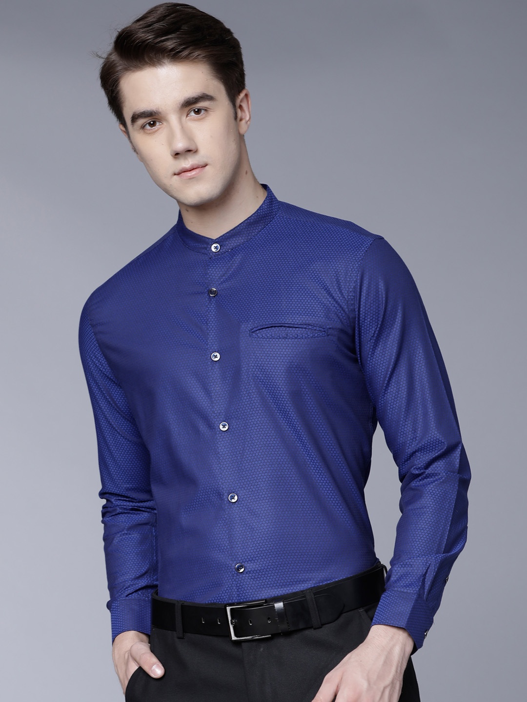 

Black coffee Men Navy Blue Slim Fit Solid Formal Shirt