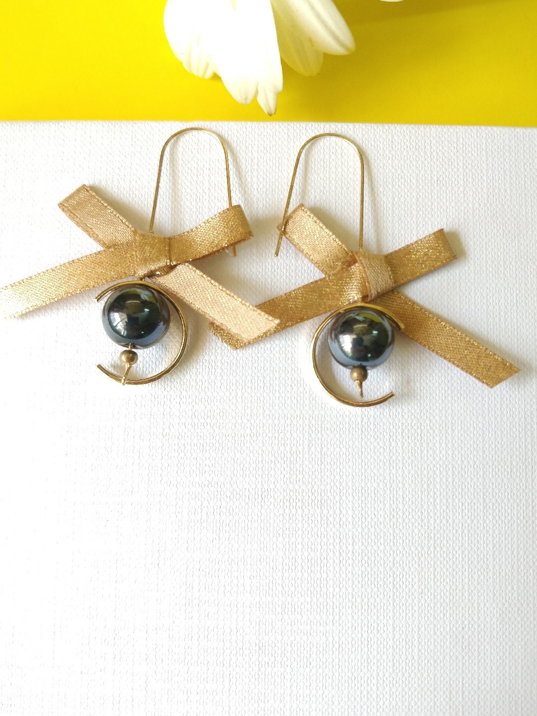 

OOMPH Gold-Toned Geometric Drop Earrings