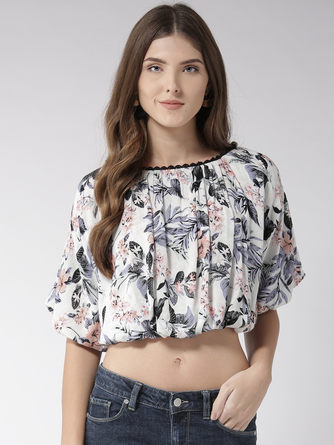 

QUIERO Women White & Blue Floral Print Cropped Blouson Top