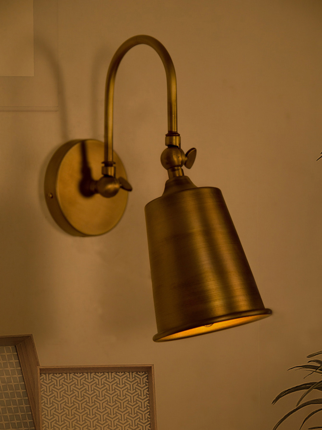 

Fos Lighting Gold-Toned Vintage Matte Swivel Wall Sconce