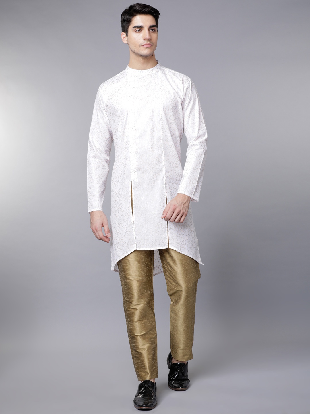 

Svanik White & Gold Printed Blended Kurta