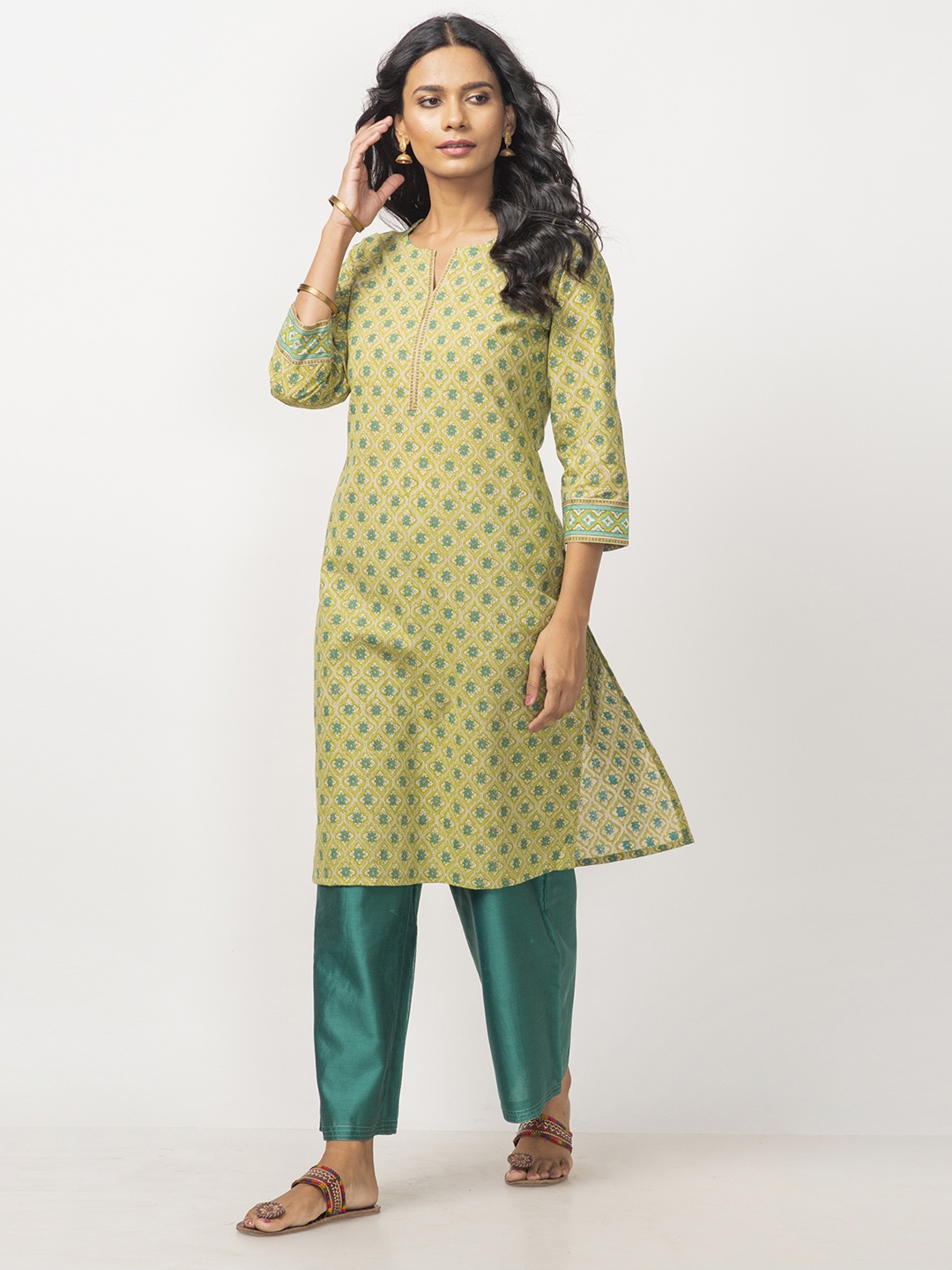 

Fabindia Women Green & Beige Handblock Print Straight Kurta