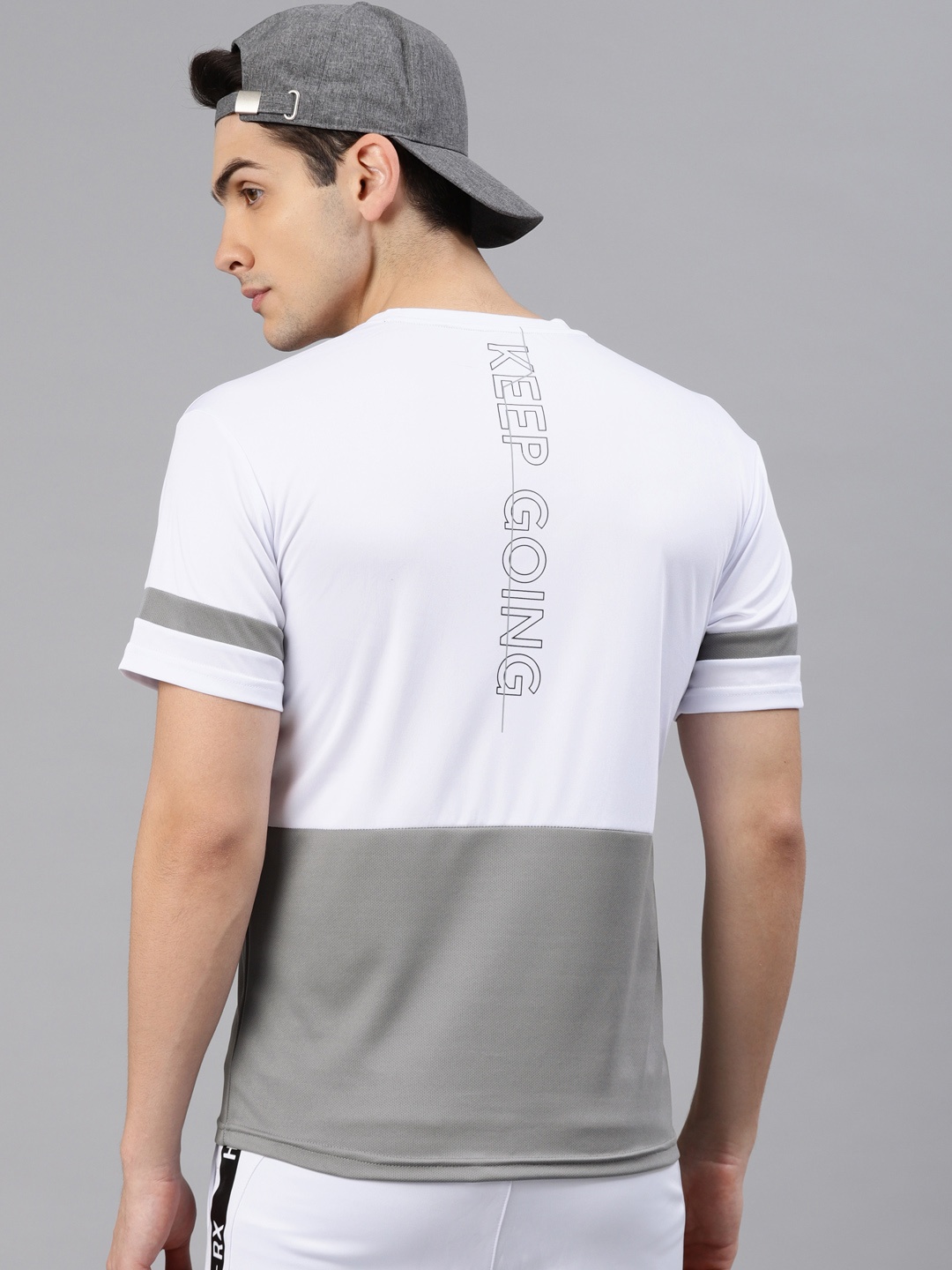 

HRX by Hrithik Roshan Men Grey Colourblocked Round Neck T-shirt