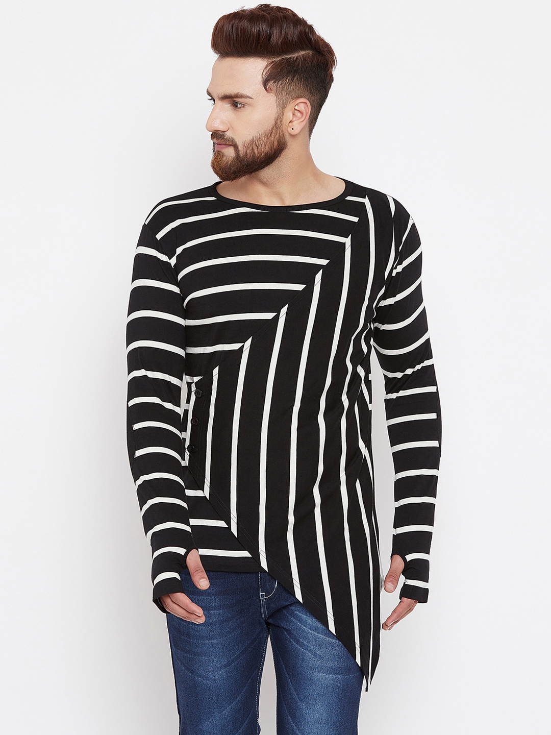 

Hypernation Men Black & White Striped Round Neck T-shirt