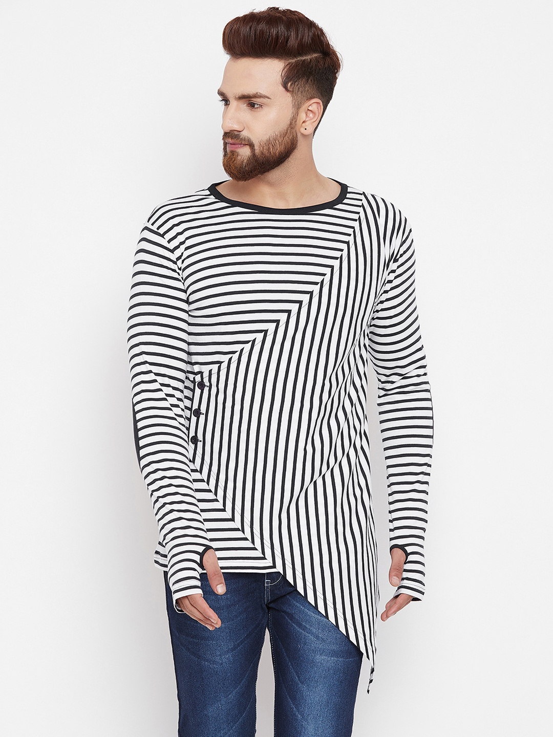 

Hypernation Men White & Blue Striped Round Neck T-shirt