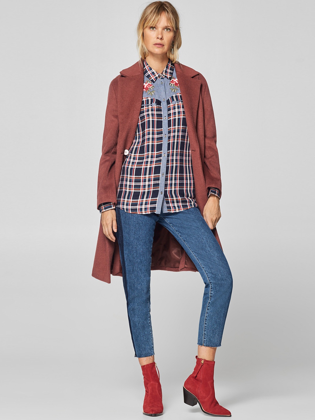 

ESPRIT Women Navy & Red Regular Fit Checked Casual Shirt, Navy blue