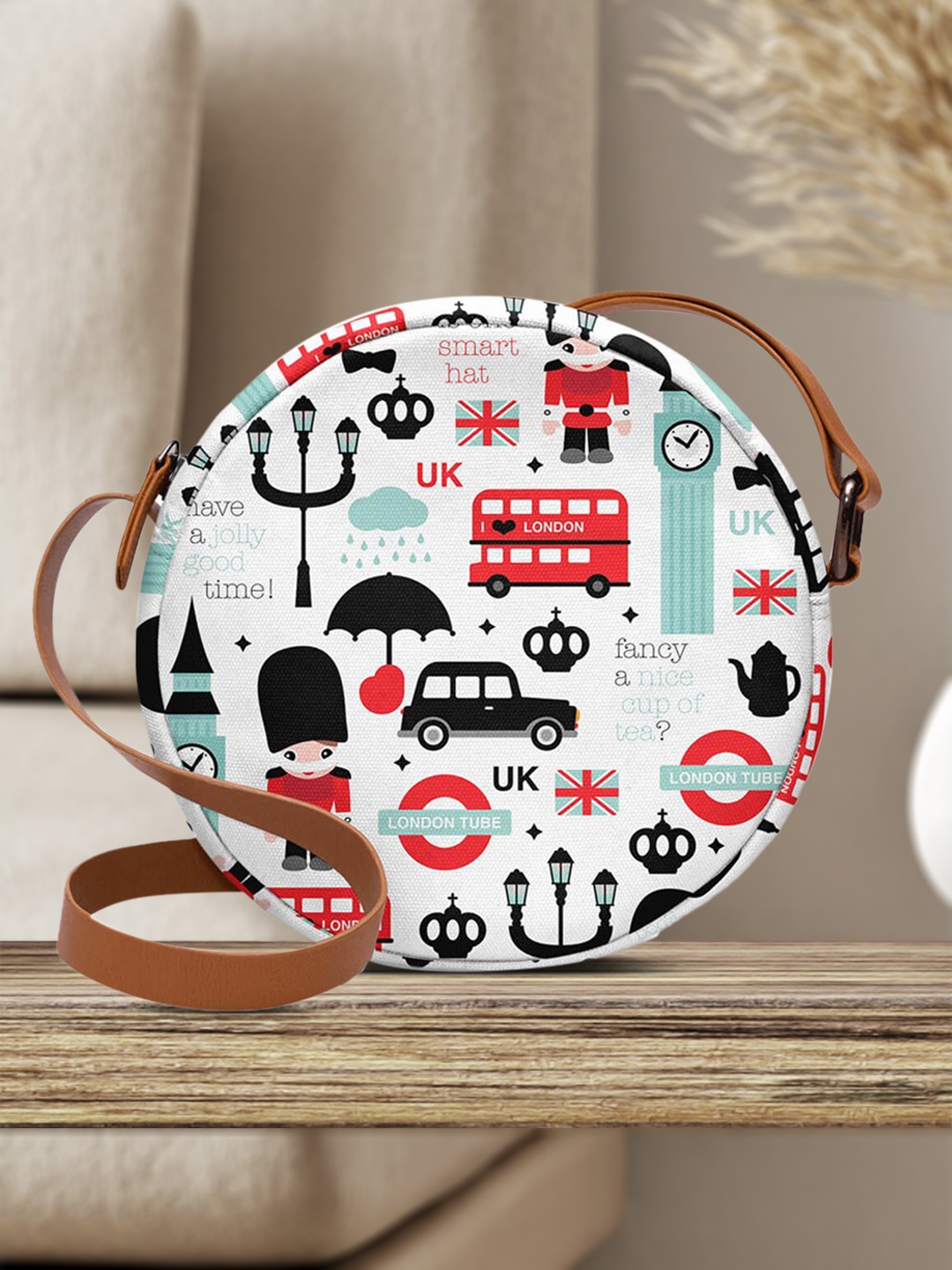 

DailyObjects White Printed Sling Bag