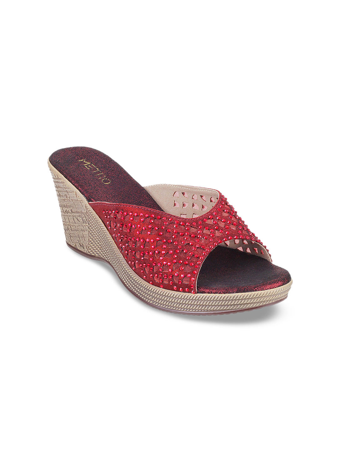 

Metro Women Maroon Woven Design Heels